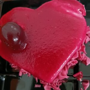 Greek style frozen individual AMARENA WILD CHERRY HEART cake 12x160gr ZS code 51005