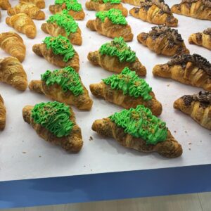 Greek style frozen croissant CORNETTI w apple custard/cinnamon filling 52x95gr HZ code 150002