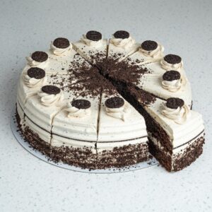 Frozen pre-cut BLACK COOKIES and CREAM cake 12pcs SUGVA